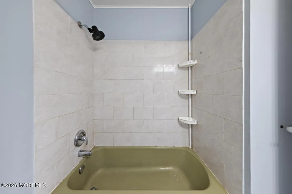 14 Oneida Avenue Waretown, NJ 08758