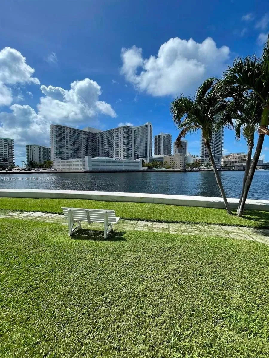 200 Leslie Dr #427 Hallandale Beach, FL 33009