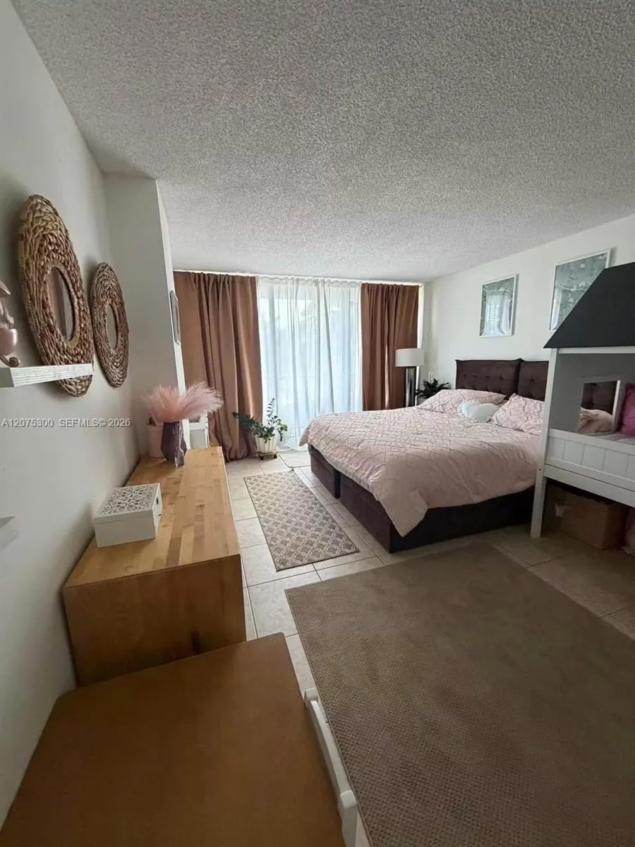 200 Leslie Dr #427 Hallandale Beach, FL 33009