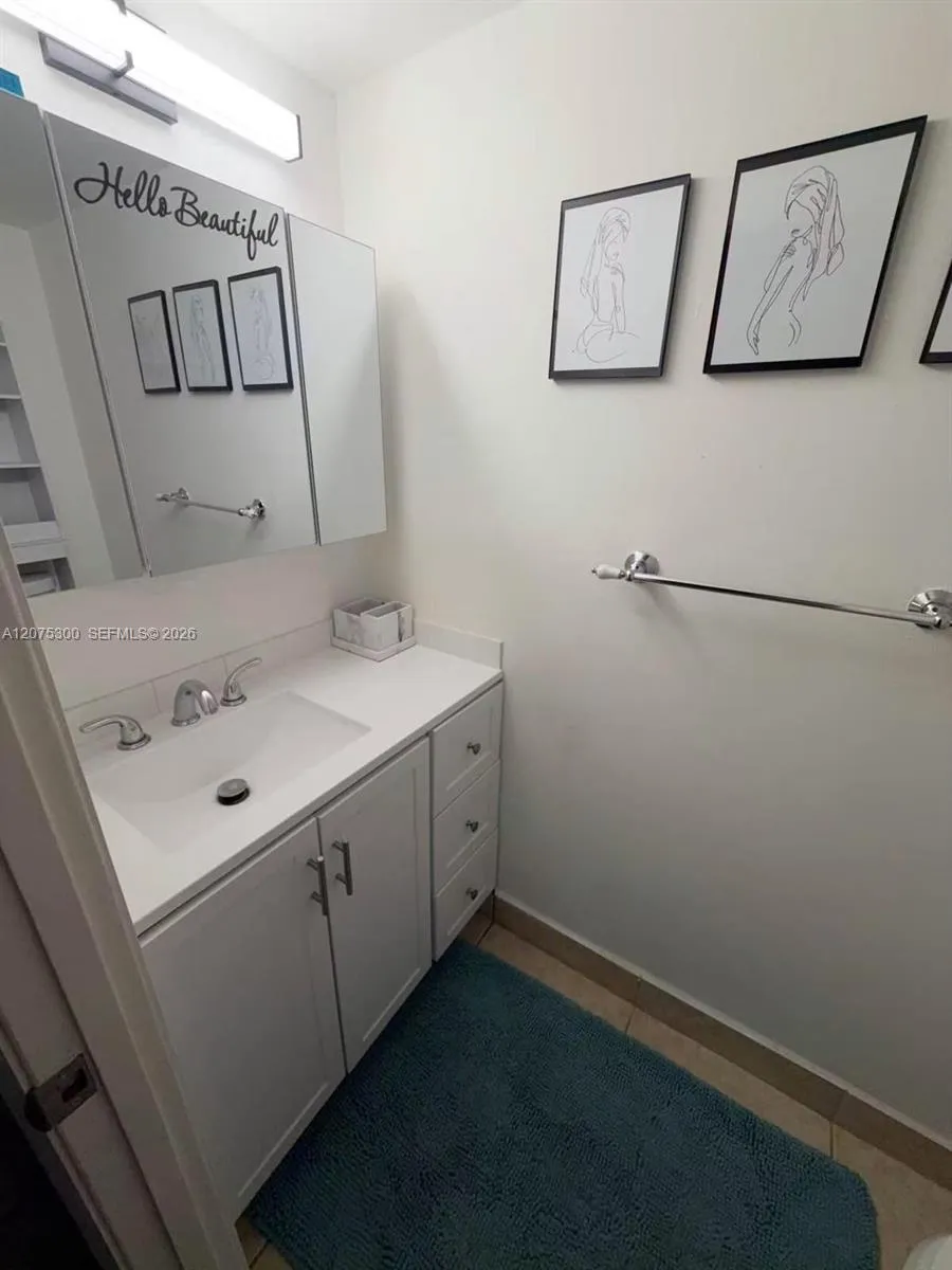 200 Leslie Dr #427 Hallandale Beach, FL 33009