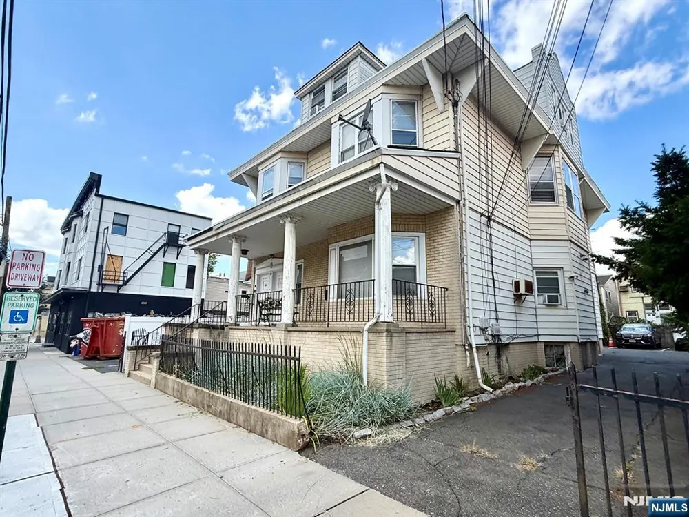 308-310 Cleveland Avenue 3 Harrison, NJ 07029