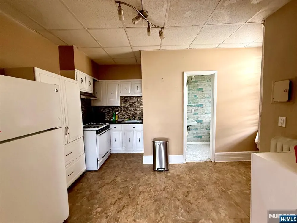 308-310 Cleveland Avenue 3 Harrison, NJ 07029