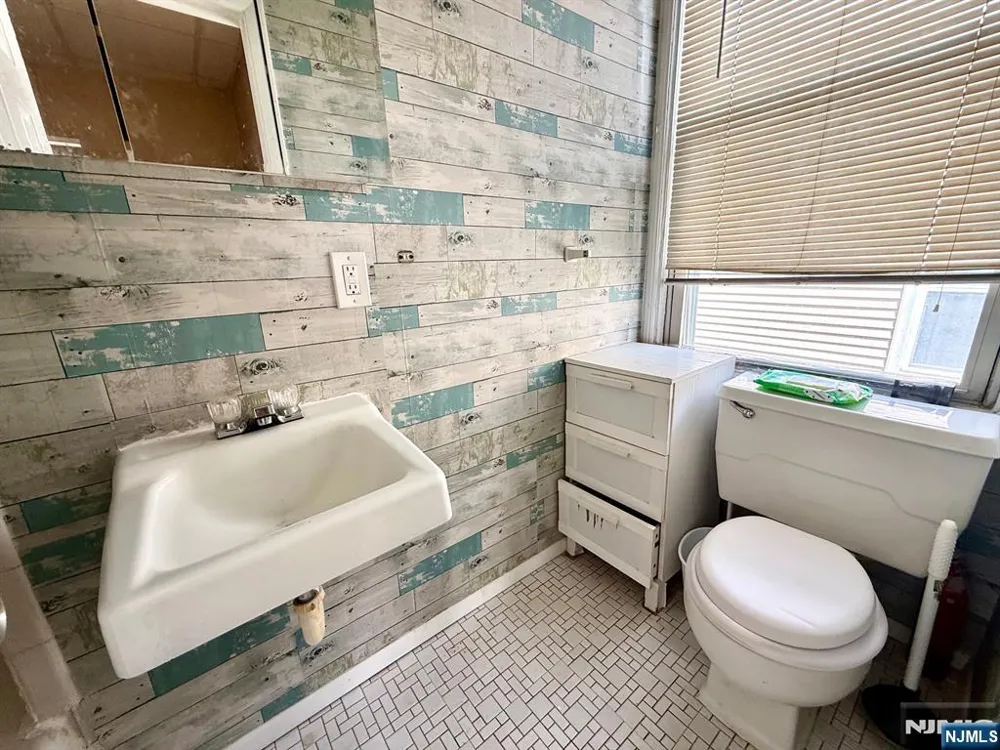 308-310 Cleveland Avenue 3 Harrison, NJ 07029