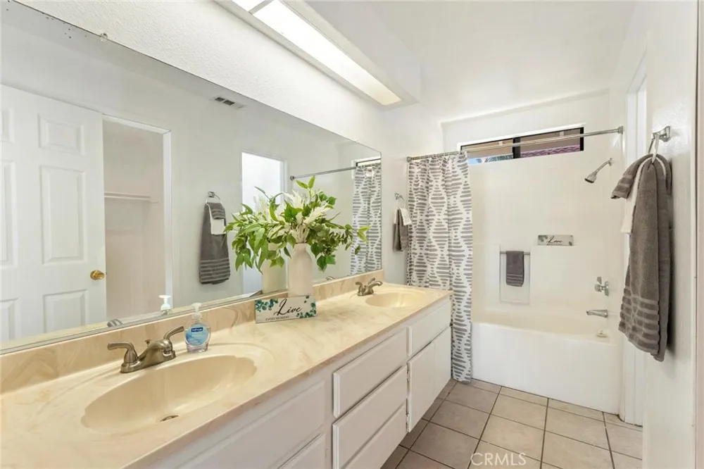 1489 S Palm Avenue Hemet, CA 92543