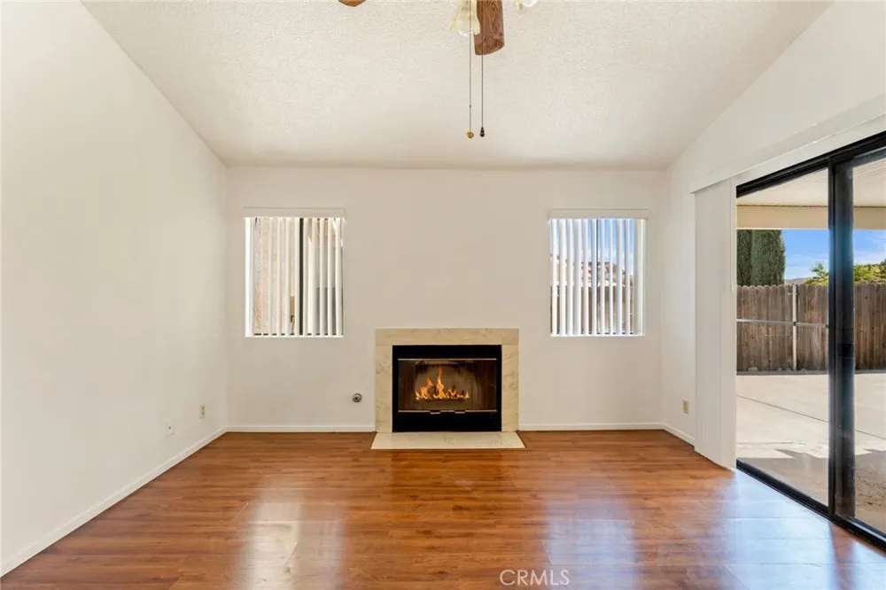 1489 S Palm Avenue Hemet, CA 92543