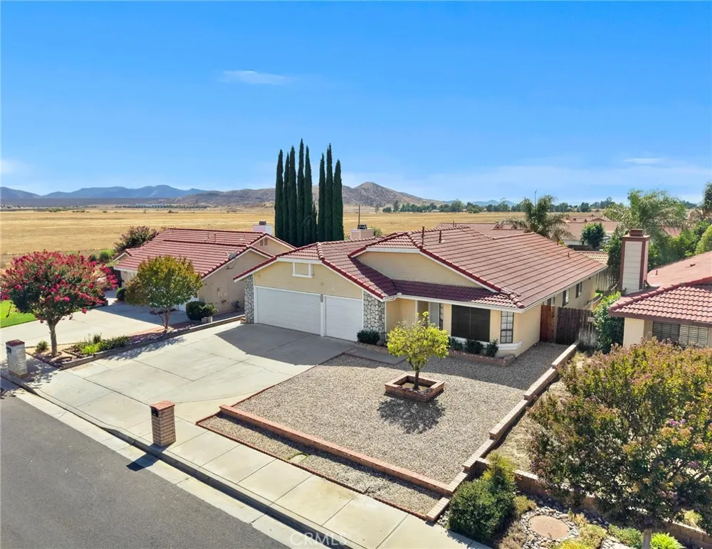 1489 S Palm Avenue Hemet, CA 92543