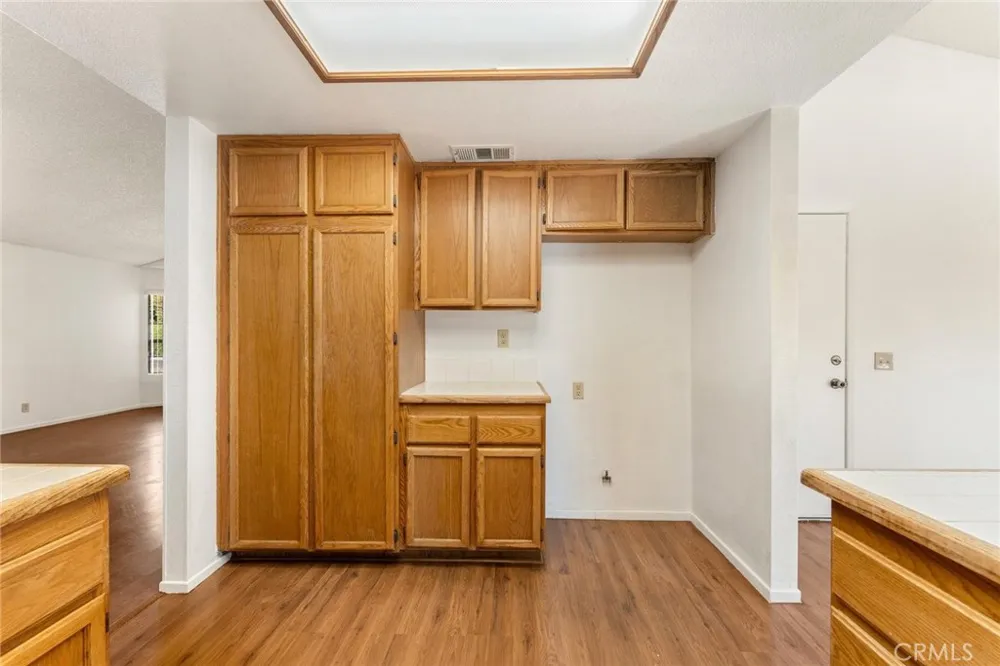 1489 S Palm Avenue Hemet, CA 92543