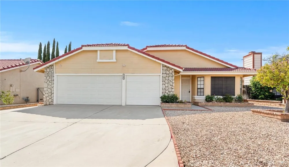 1489 S Palm Avenue Hemet, CA 92543