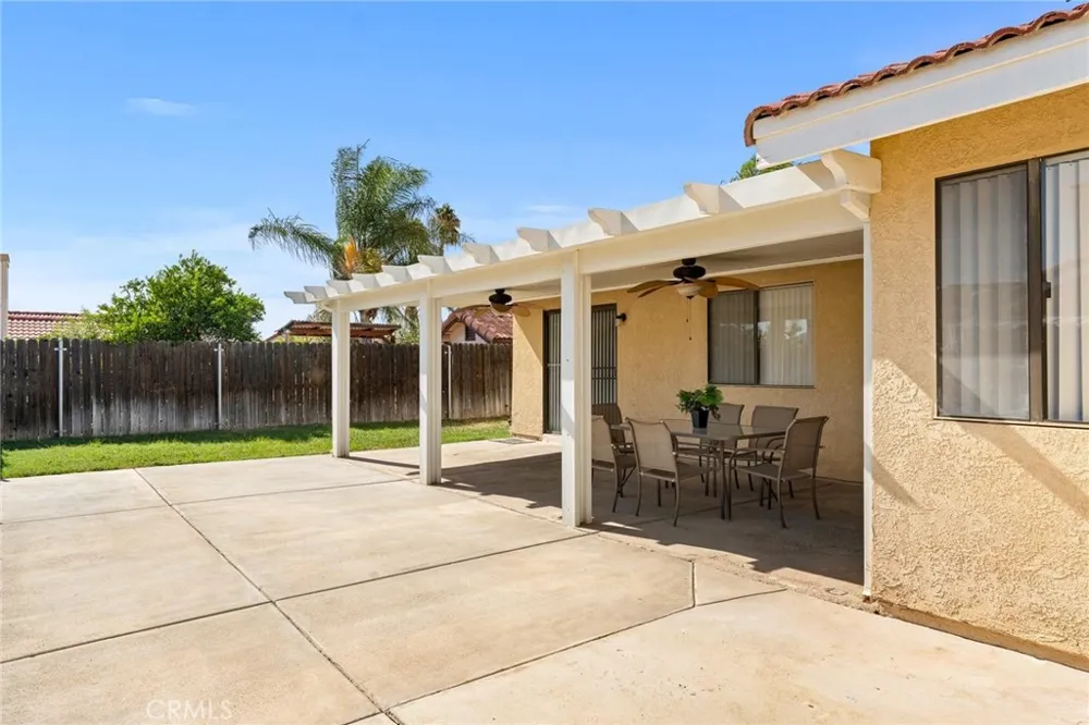 1489 S Palm Avenue Hemet, CA 92543