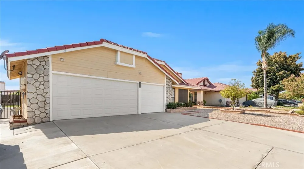 1489 S Palm Avenue Hemet, CA 92543
