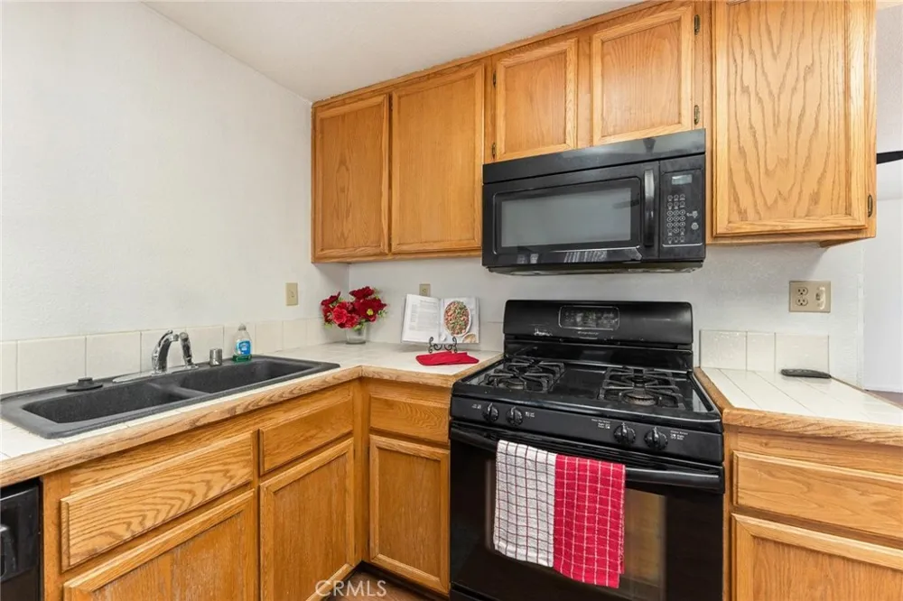 1489 S Palm Avenue Hemet, CA 92543