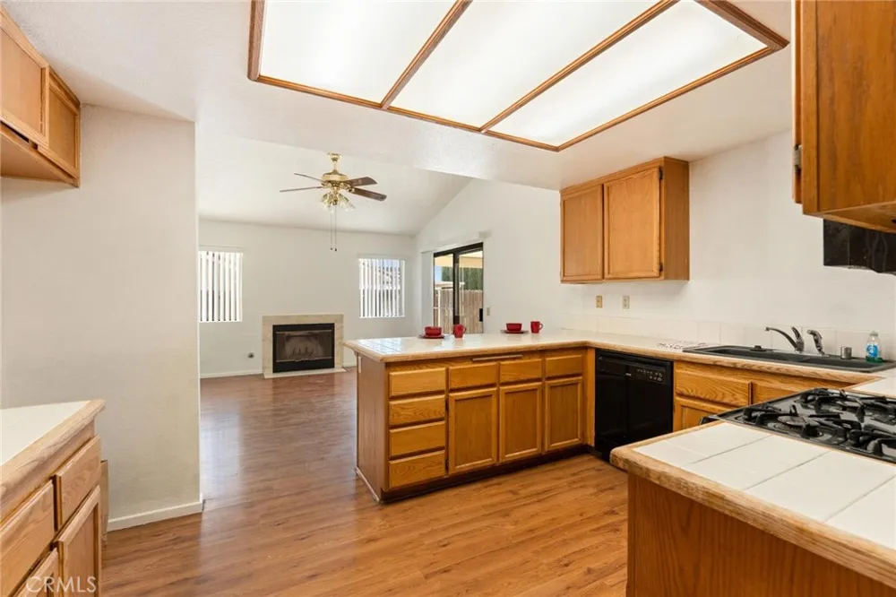 1489 S Palm Avenue Hemet, CA 92543