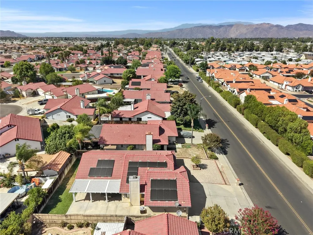 1489 S Palm Avenue Hemet, CA 92543