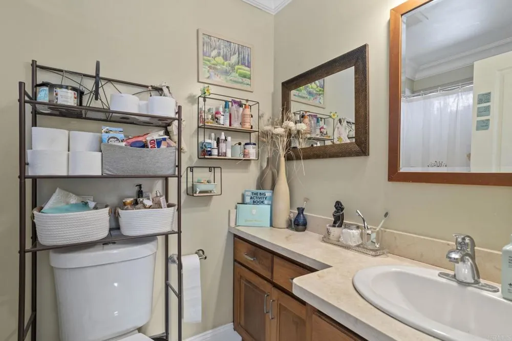 2528 E 10th Street Long Beach, CA 90804