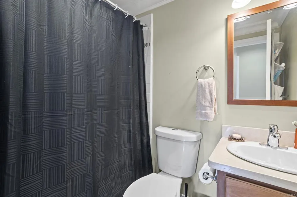 2528 E 10th Street Long Beach, CA 90804