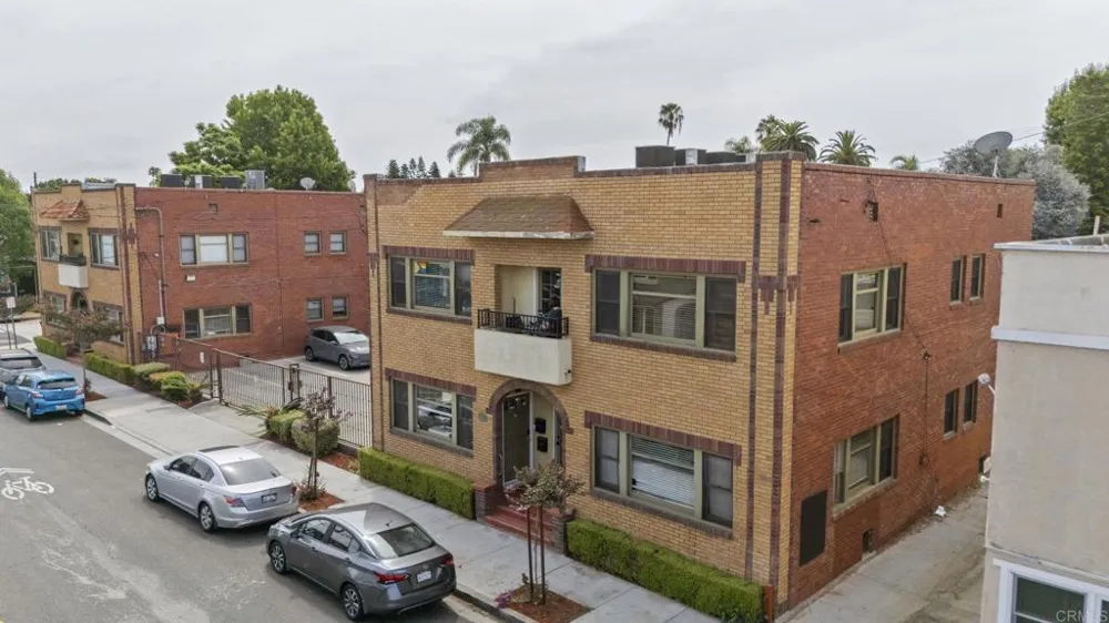 2528 E 10th Street Long Beach, CA 90804