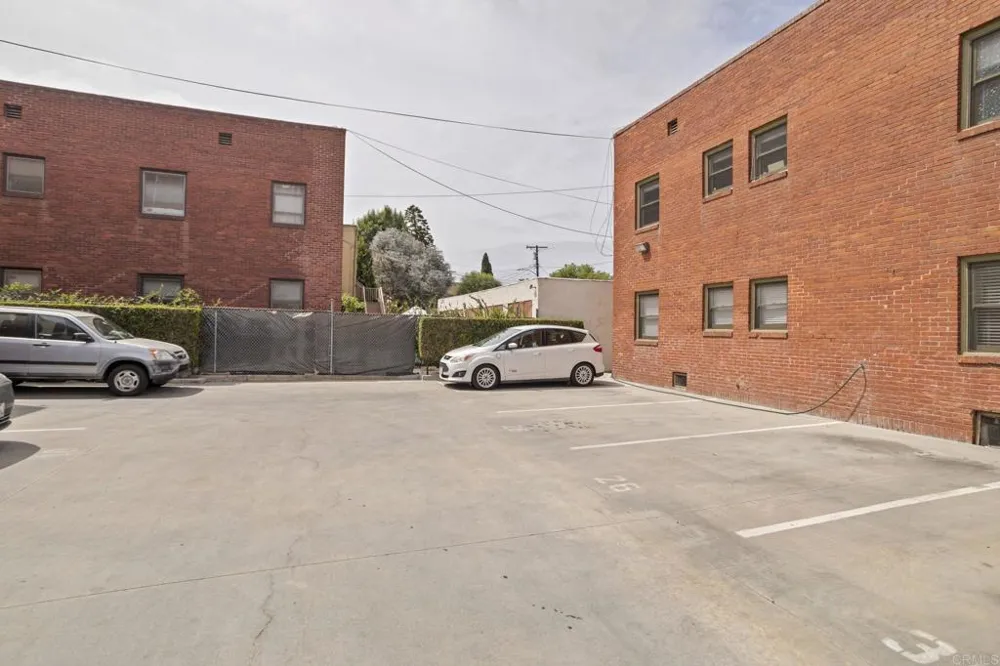 2528 E 10th Street Long Beach, CA 90804