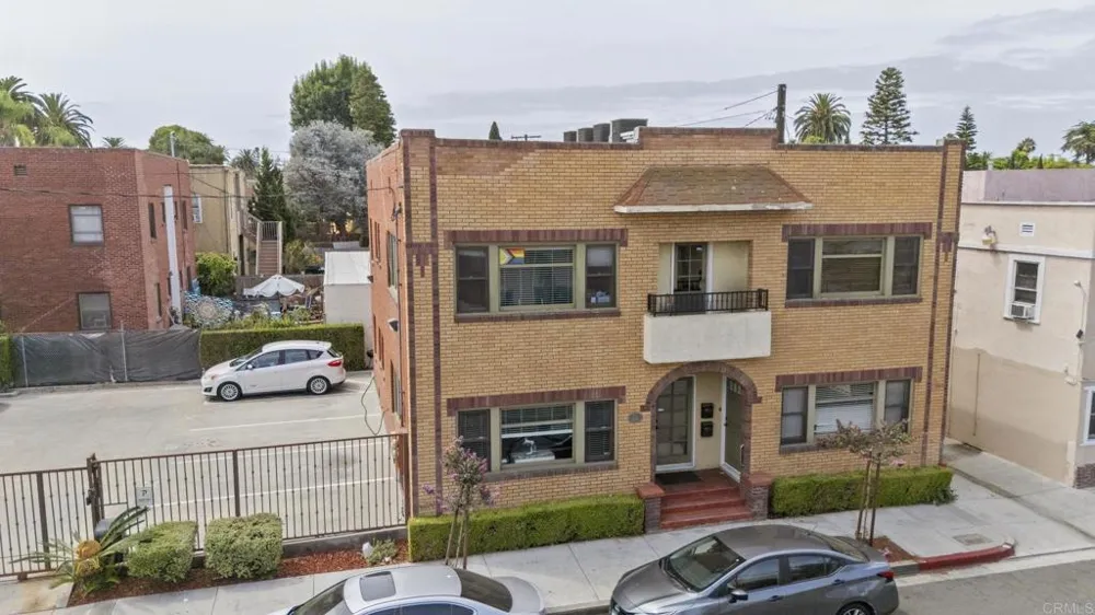 2528 E 10th Street Long Beach, CA 90804