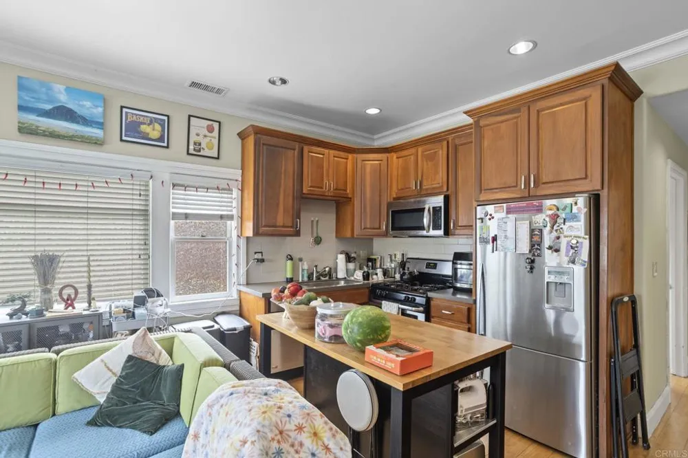 2528 E 10th Street Long Beach, CA 90804