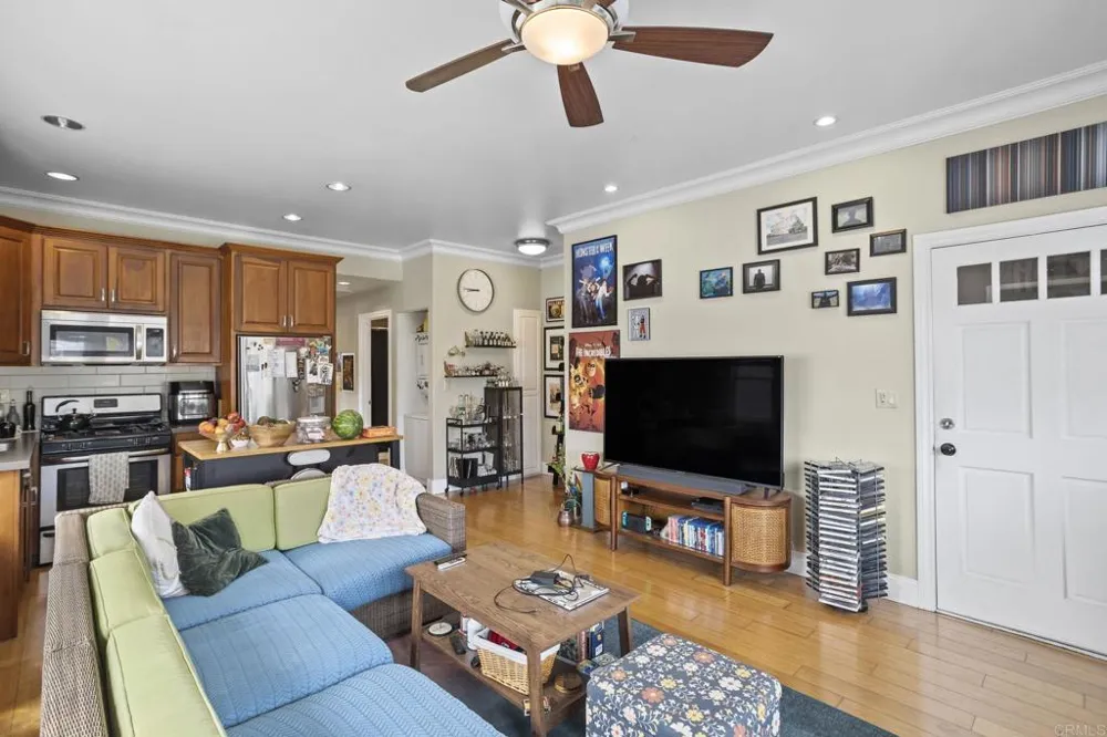 2528 E 10th Street Long Beach, CA 90804