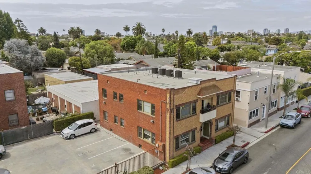 2528 E 10th Street Long Beach, CA 90804