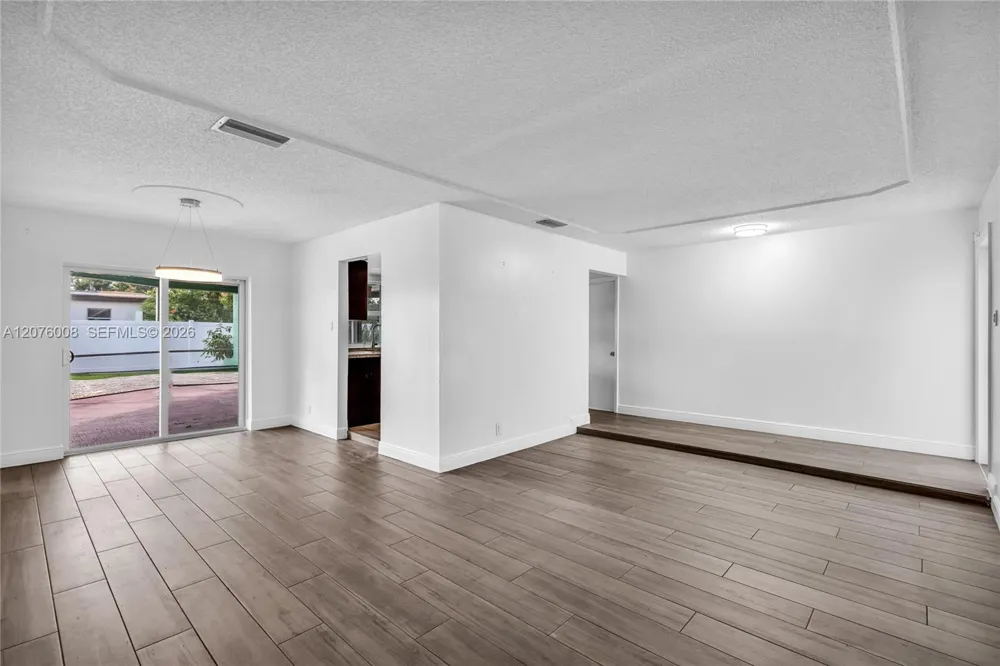 257 NW 79th Ave Margate, FL 33063