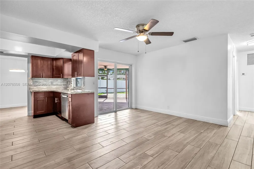 257 NW 79th Ave Margate, FL 33063