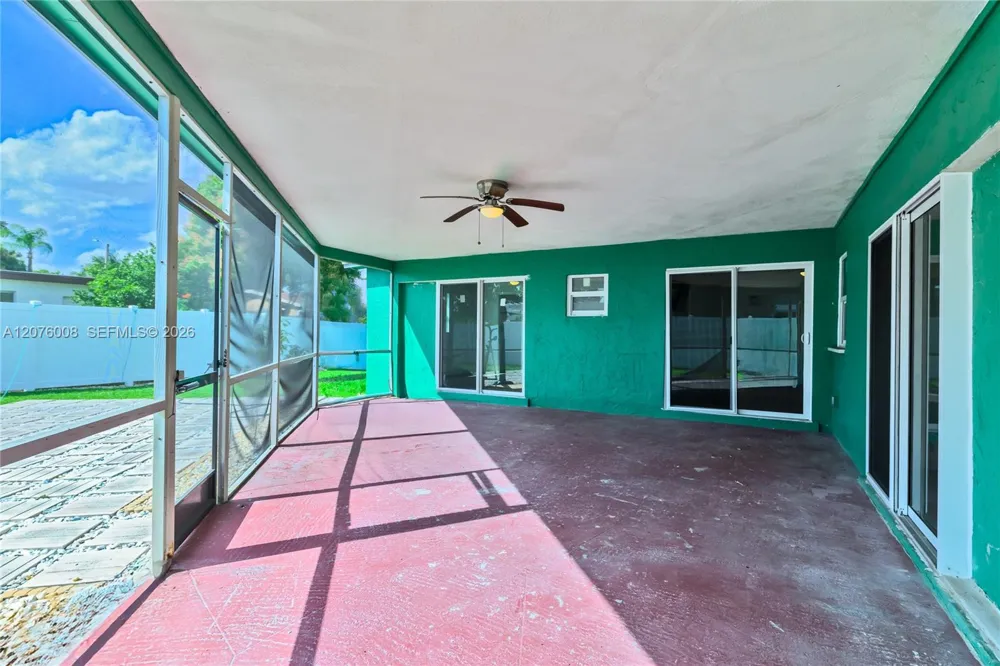 257 NW 79th Ave Margate, FL 33063