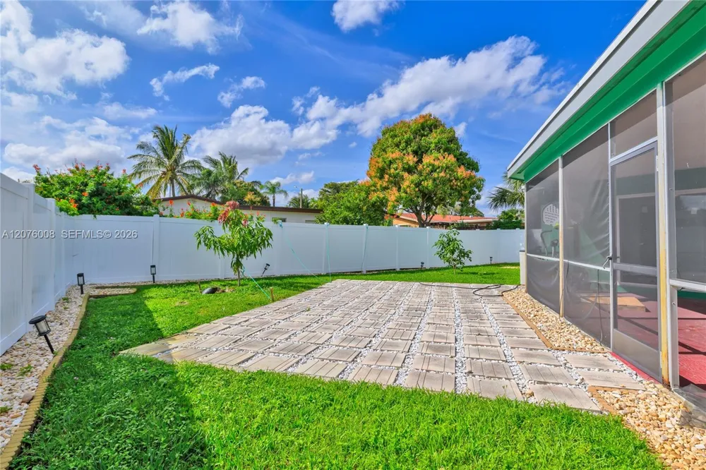 257 NW 79th Ave Margate, FL 33063