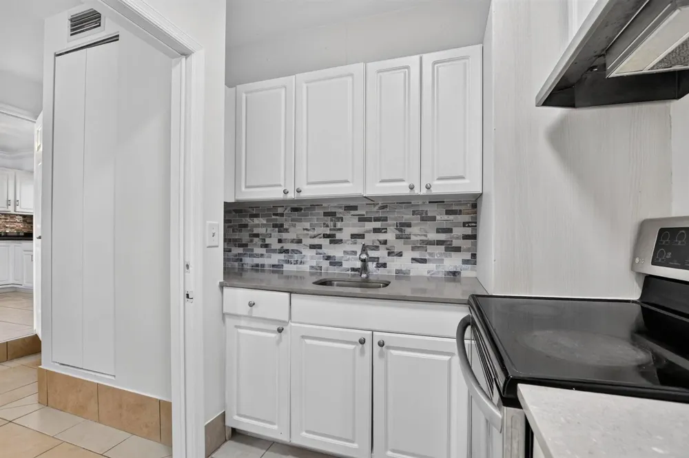 4602 BISON STREET Boca Raton, FL 33428
