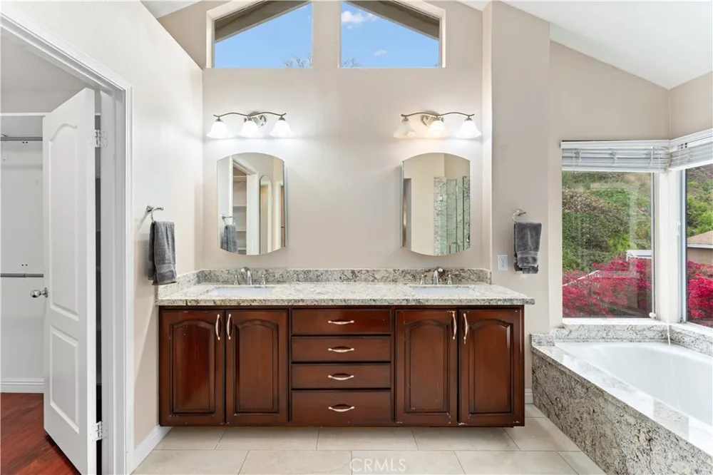 1535 San Almada Road Corona, CA 92882