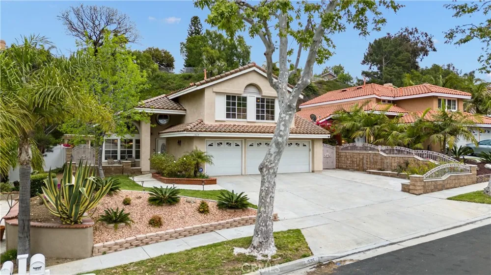 1535 San Almada Road Corona, CA 92882