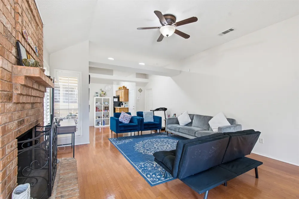 923 Newport Drive Mesquite, TX 75149