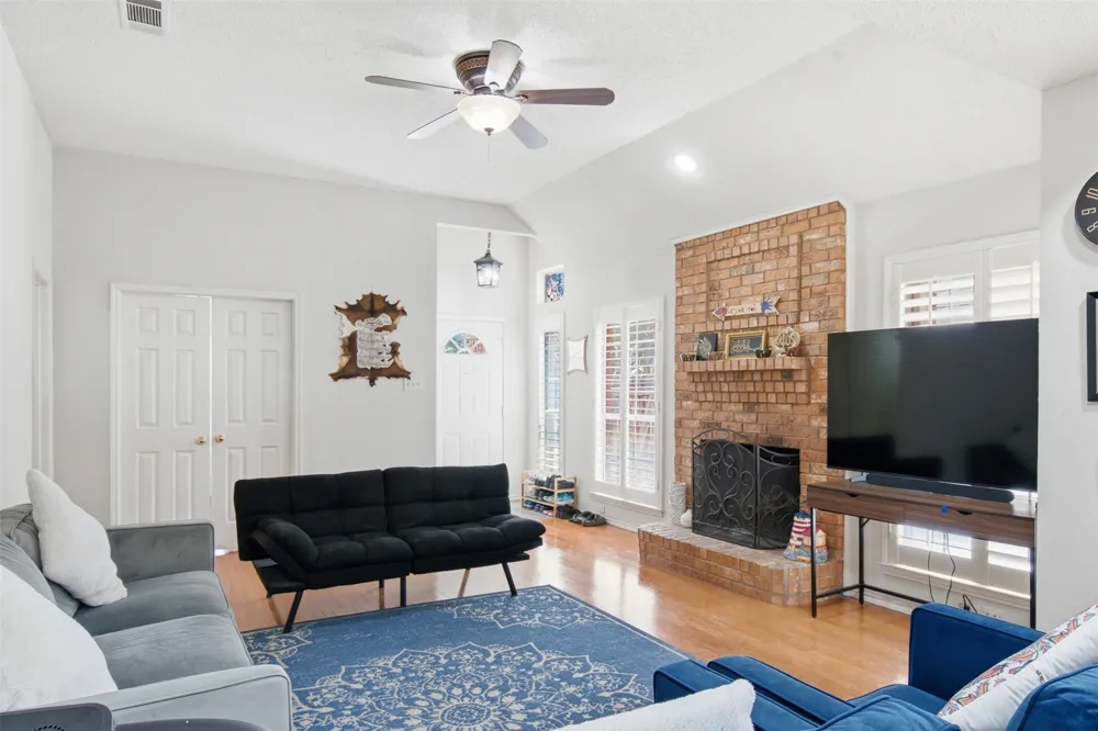 923 Newport Drive Mesquite, TX 75149