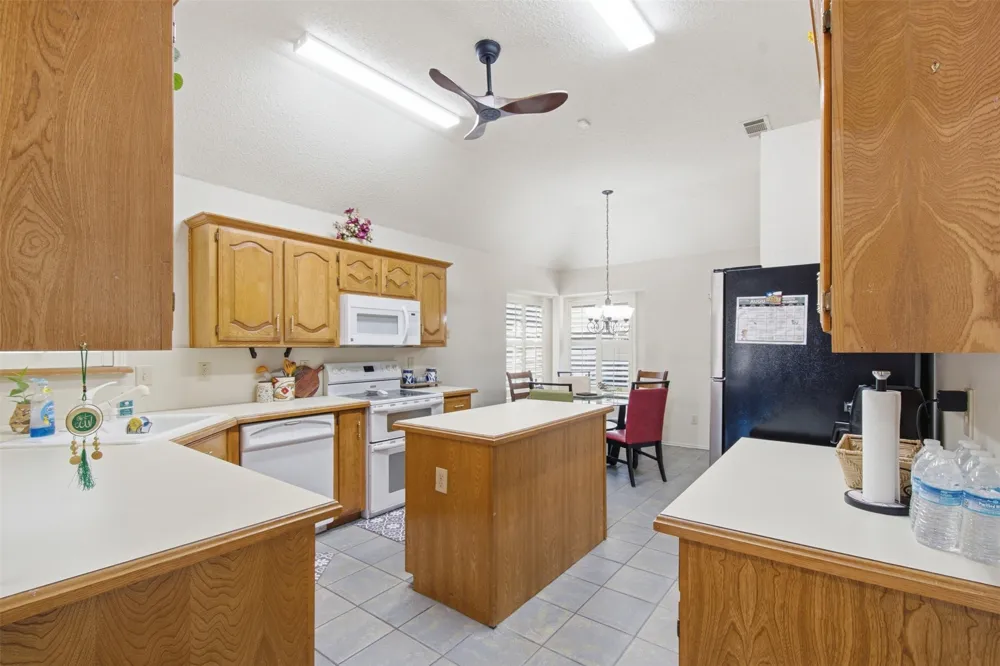 923 Newport Drive Mesquite, TX 75149