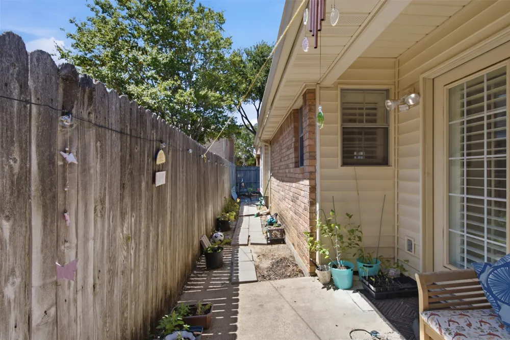 923 Newport Drive Mesquite, TX 75149