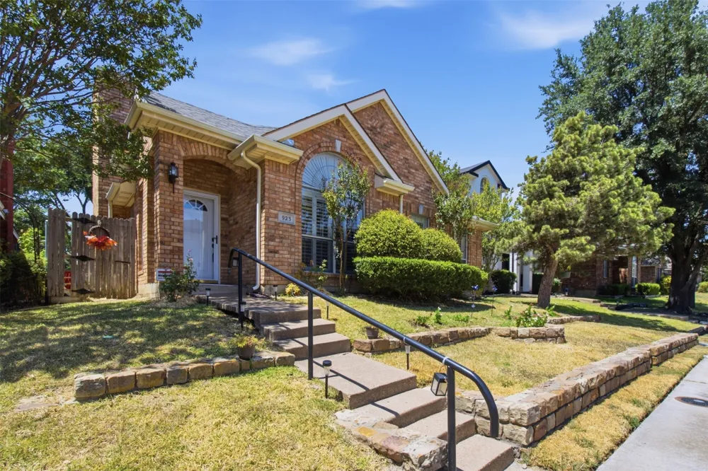 923 Newport Drive Mesquite, TX 75149