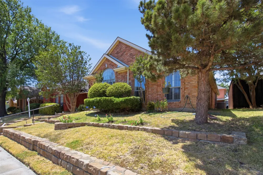 923 Newport Drive Mesquite, TX 75149