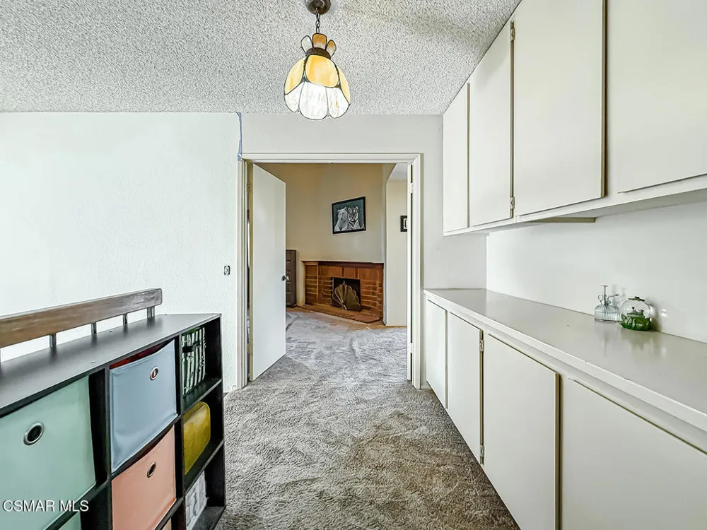 564 Strauss Drive Newbury Park, CA 91320