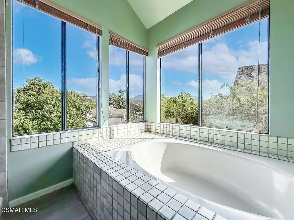 564 Strauss Drive Newbury Park, CA 91320