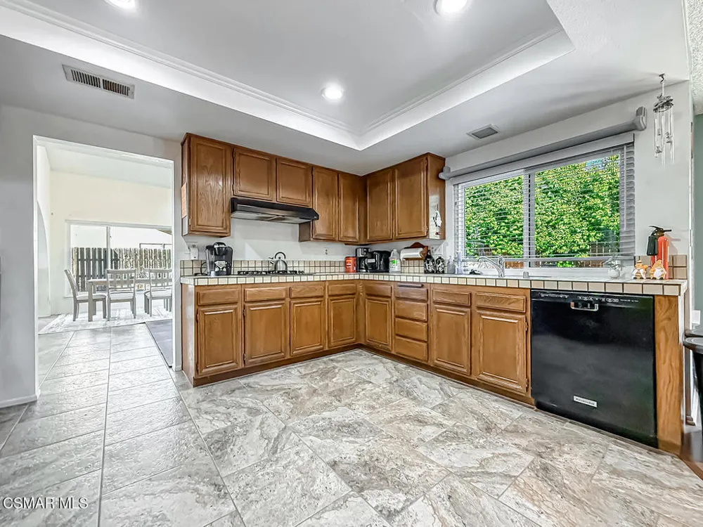 564 Strauss Drive Newbury Park, CA 91320