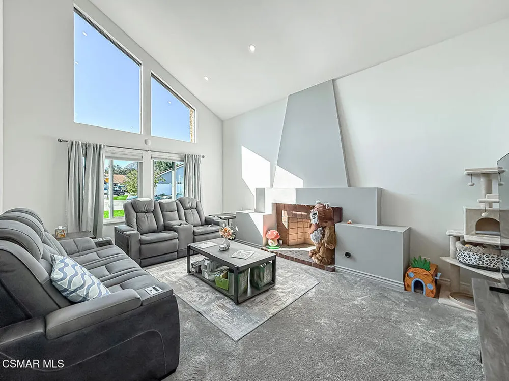 564 Strauss Drive Newbury Park, CA 91320