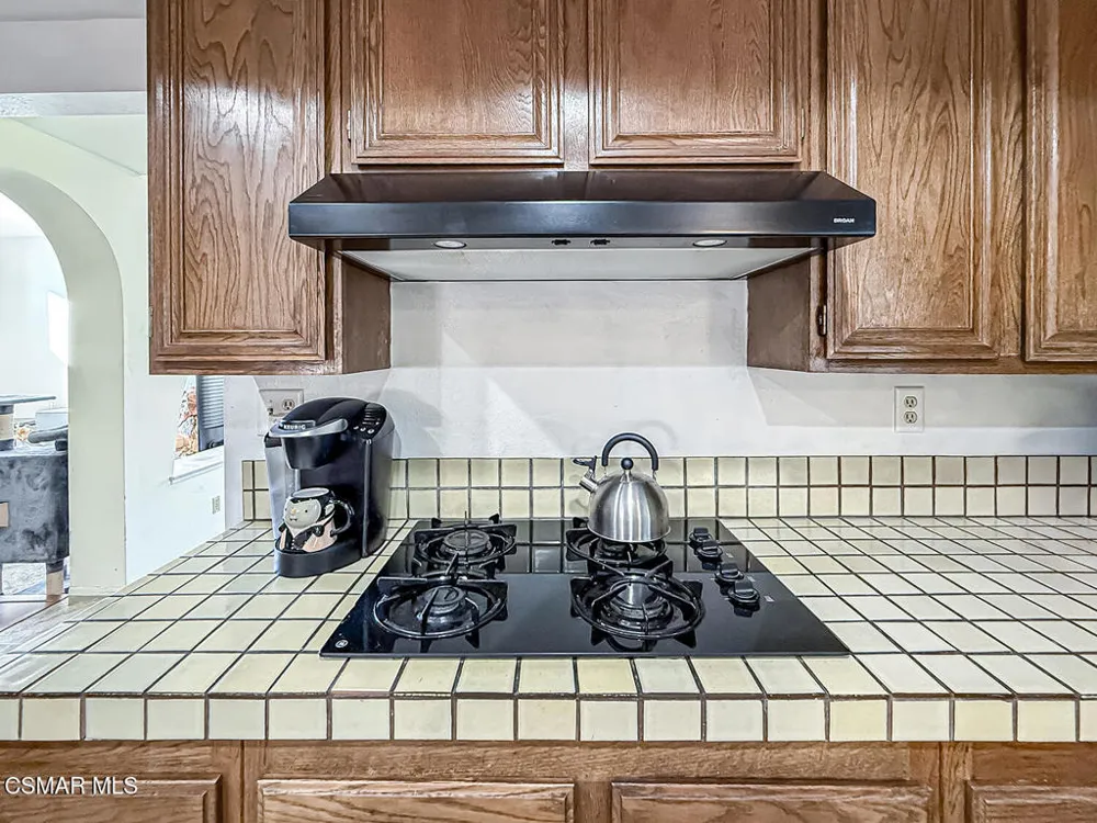 564 Strauss Drive Newbury Park, CA 91320