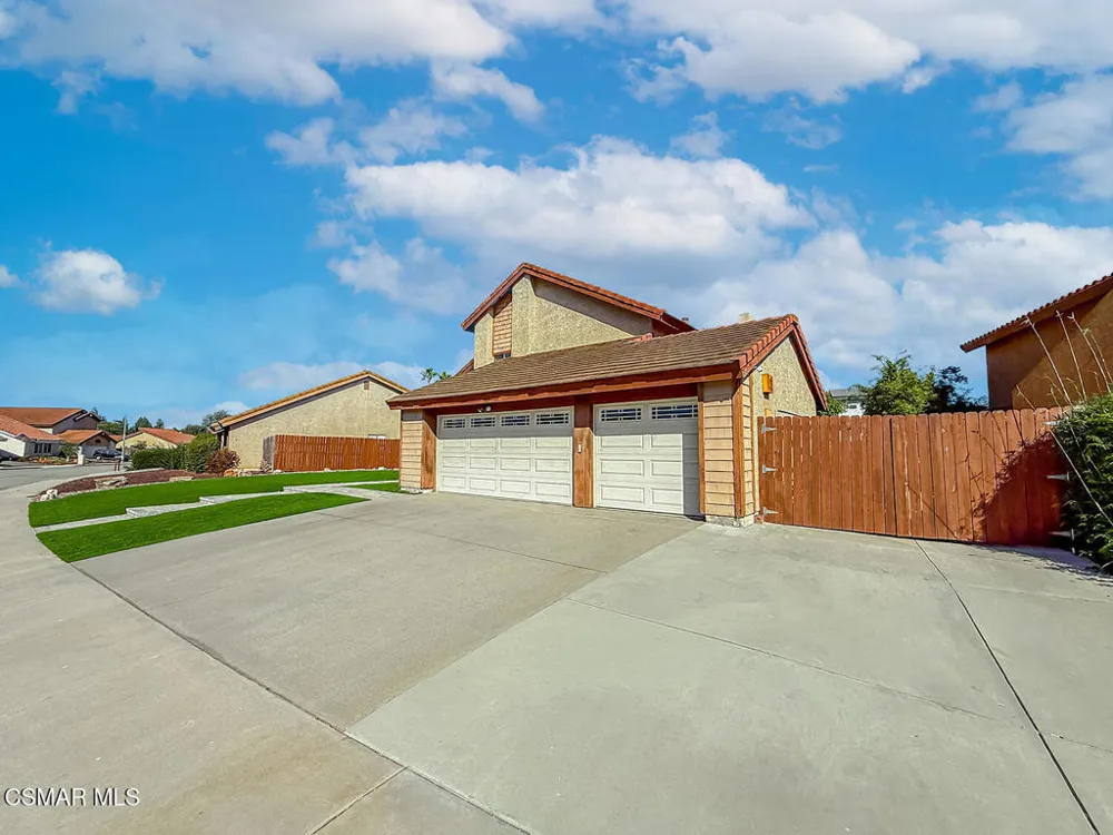 564 Strauss Drive Newbury Park, CA 91320