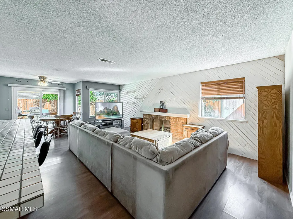 564 Strauss Drive Newbury Park, CA 91320