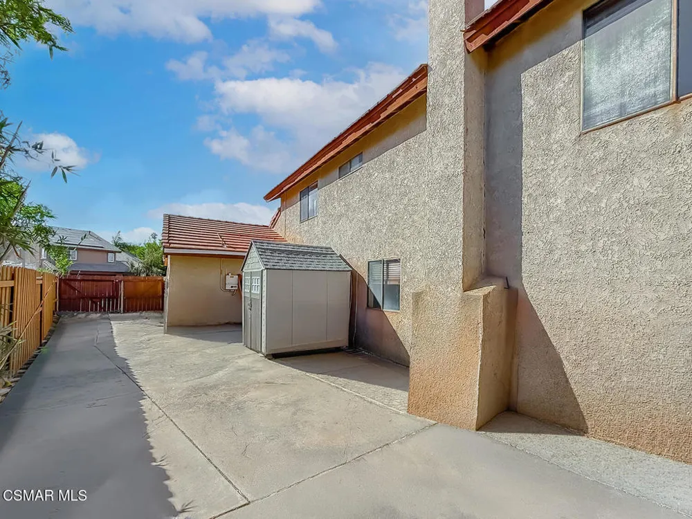564 Strauss Drive Newbury Park, CA 91320