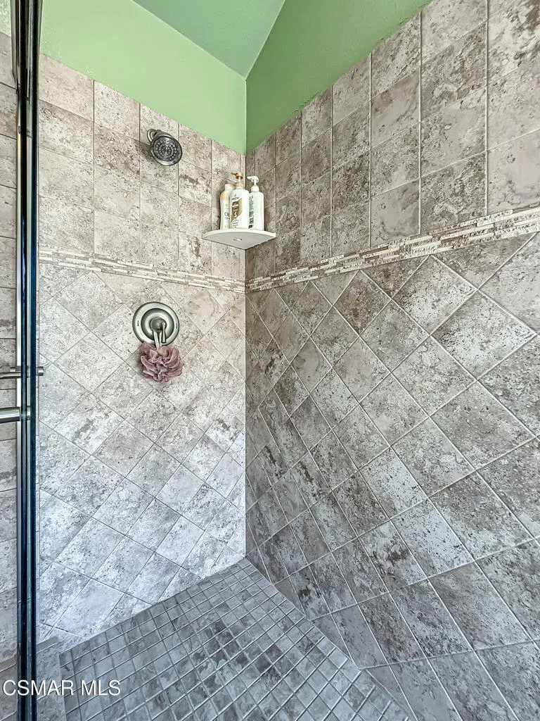 564 Strauss Drive Newbury Park, CA 91320