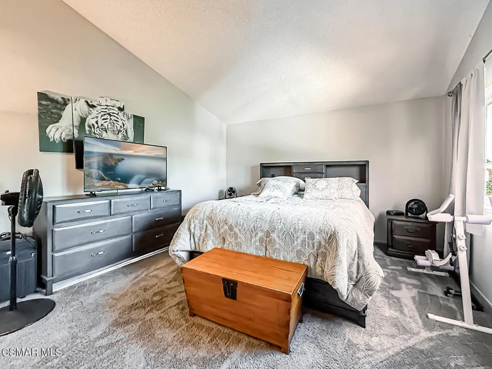 564 Strauss Drive Newbury Park, CA 91320