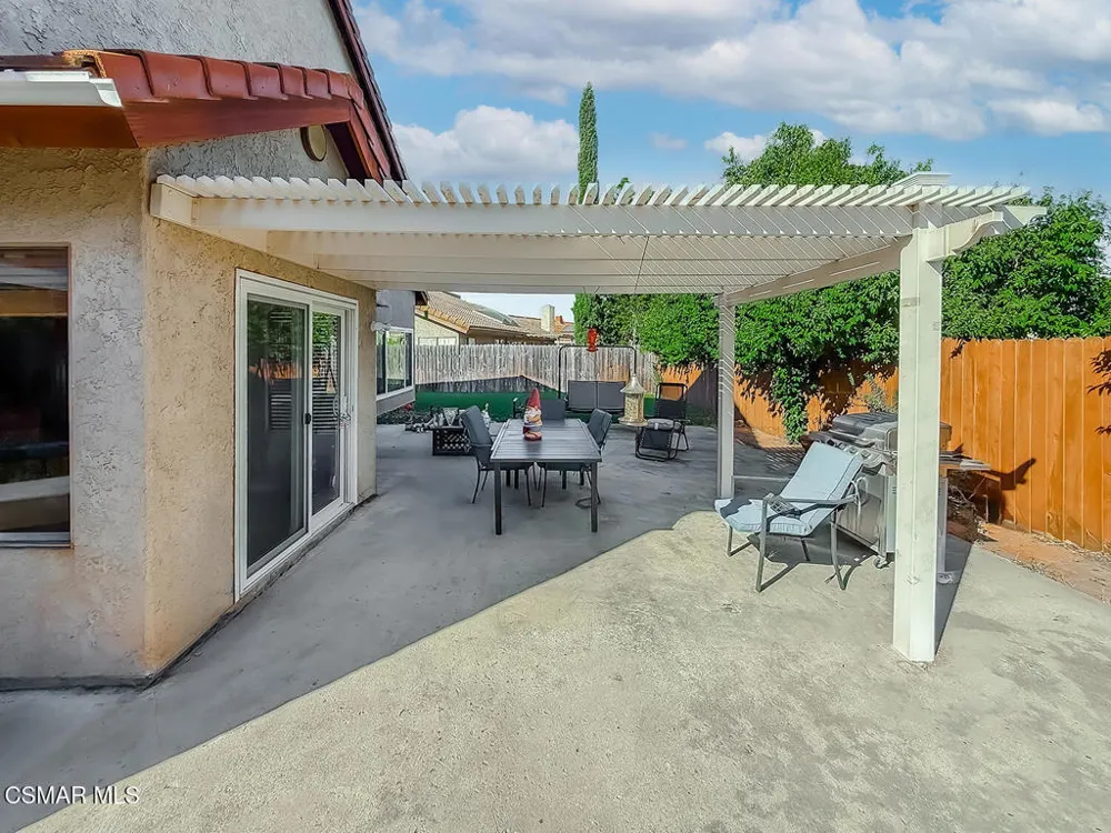 564 Strauss Drive Newbury Park, CA 91320