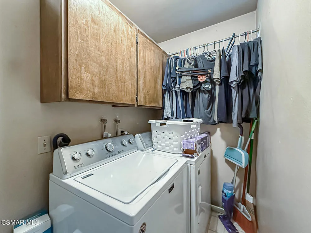 564 Strauss Drive Newbury Park, CA 91320